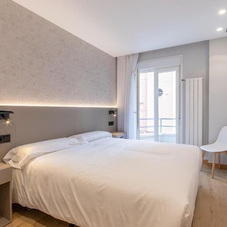 Eightrooms La Rioja Pension โลโกรโญ ภายนอก รูปภาพ