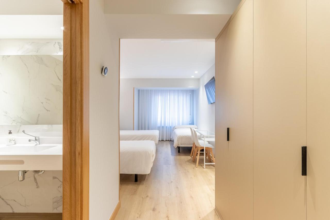 Eightrooms La Rioja Pension โลโกรโญ ภายนอก รูปภาพ