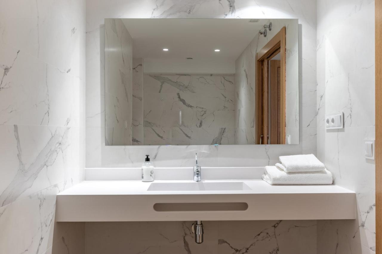 Eightrooms La Rioja Pension โลโกรโญ ภายนอก รูปภาพ