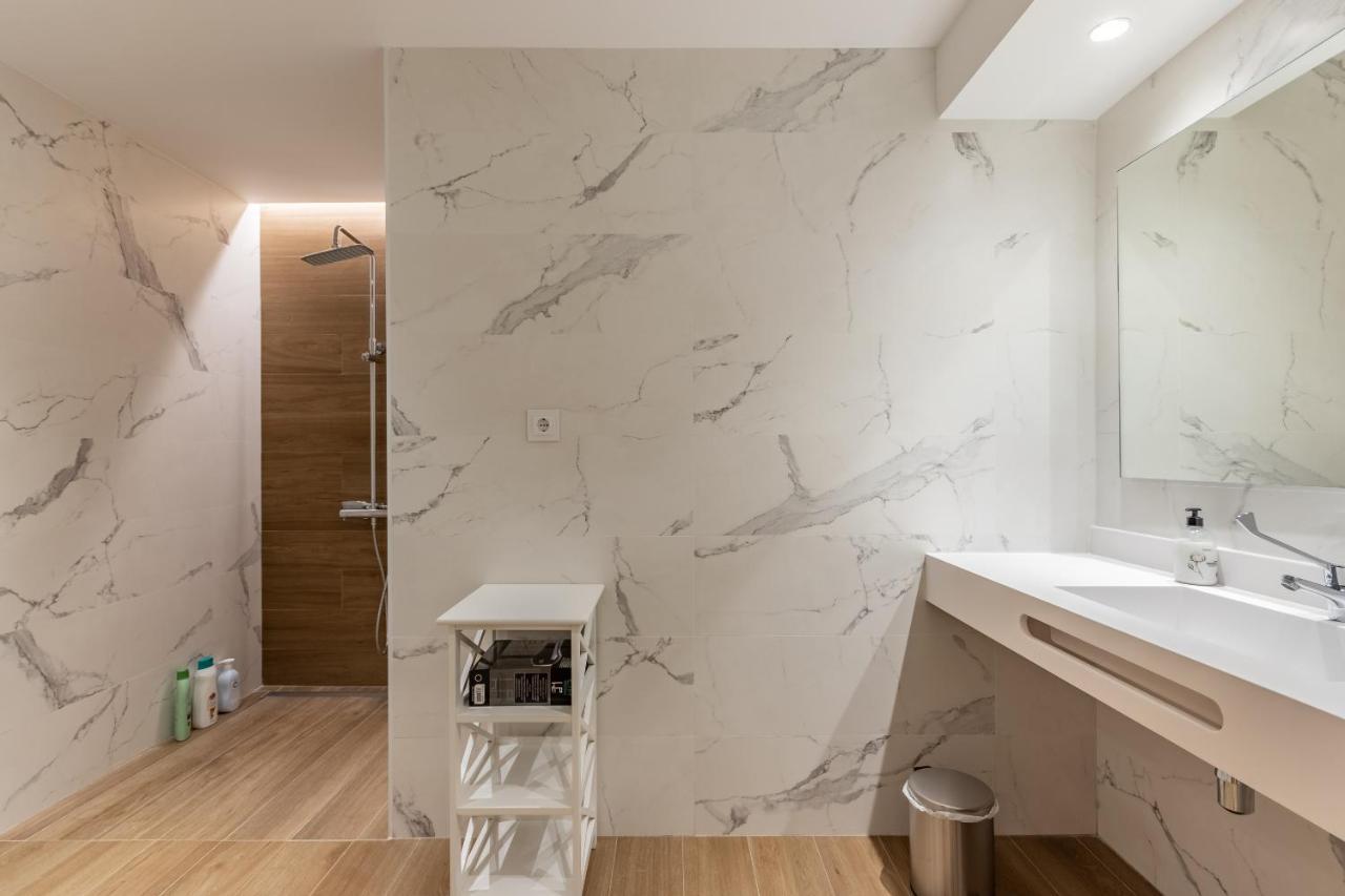Eightrooms La Rioja Pension โลโกรโญ ภายนอก รูปภาพ