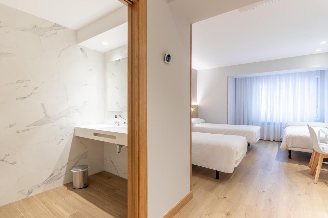 Eightrooms La Rioja Pension โลโกรโญ ภายนอก รูปภาพ