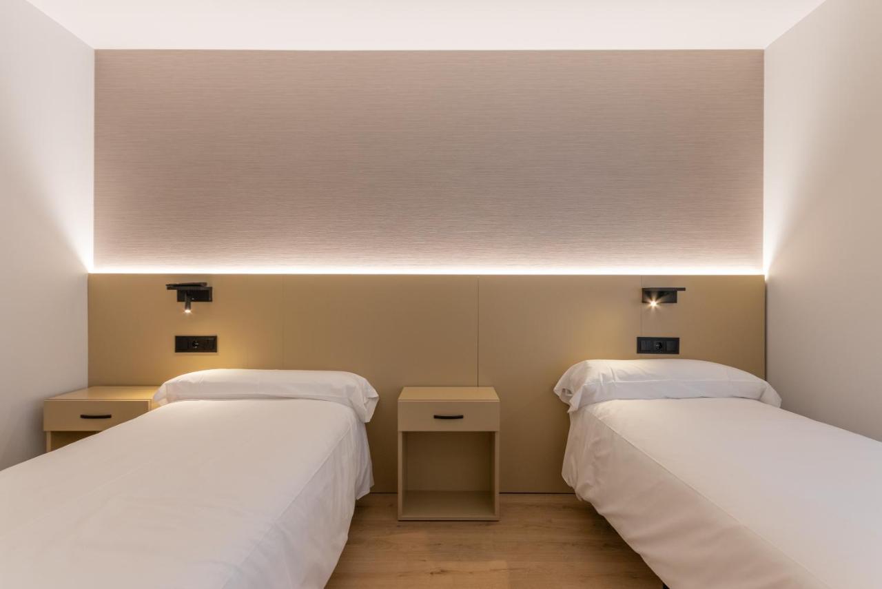 Eightrooms La Rioja Pension โลโกรโญ ภายนอก รูปภาพ