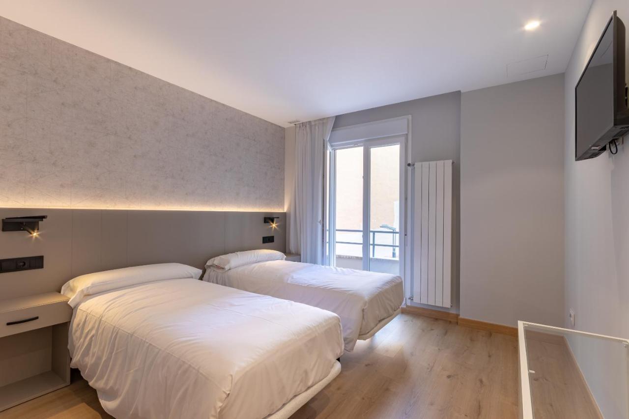 Eightrooms La Rioja Pension โลโกรโญ ภายนอก รูปภาพ