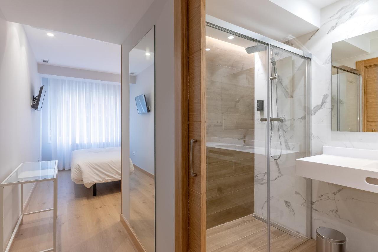 Eightrooms La Rioja Pension โลโกรโญ ภายนอก รูปภาพ