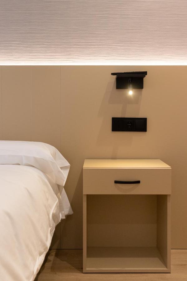 Eightrooms La Rioja Pension โลโกรโญ ภายนอก รูปภาพ