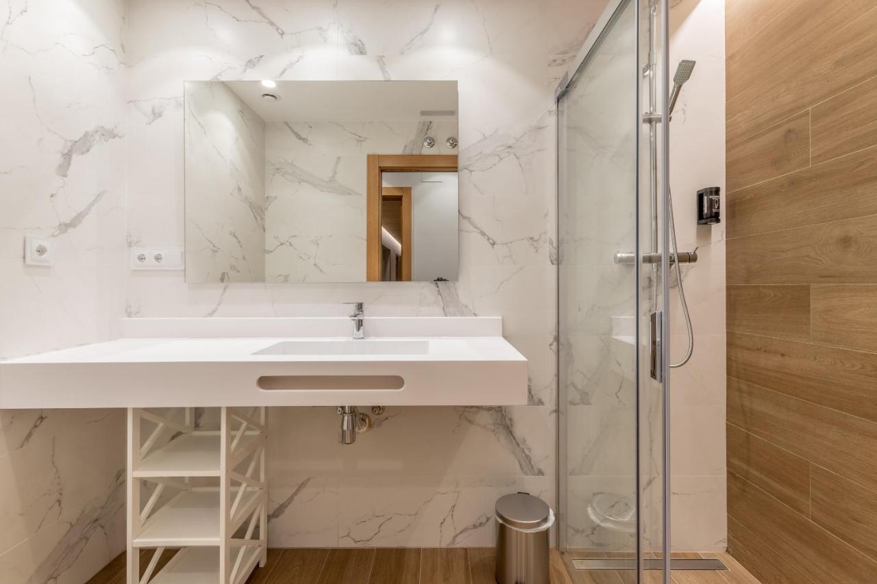 Eightrooms La Rioja Pension โลโกรโญ ภายนอก รูปภาพ