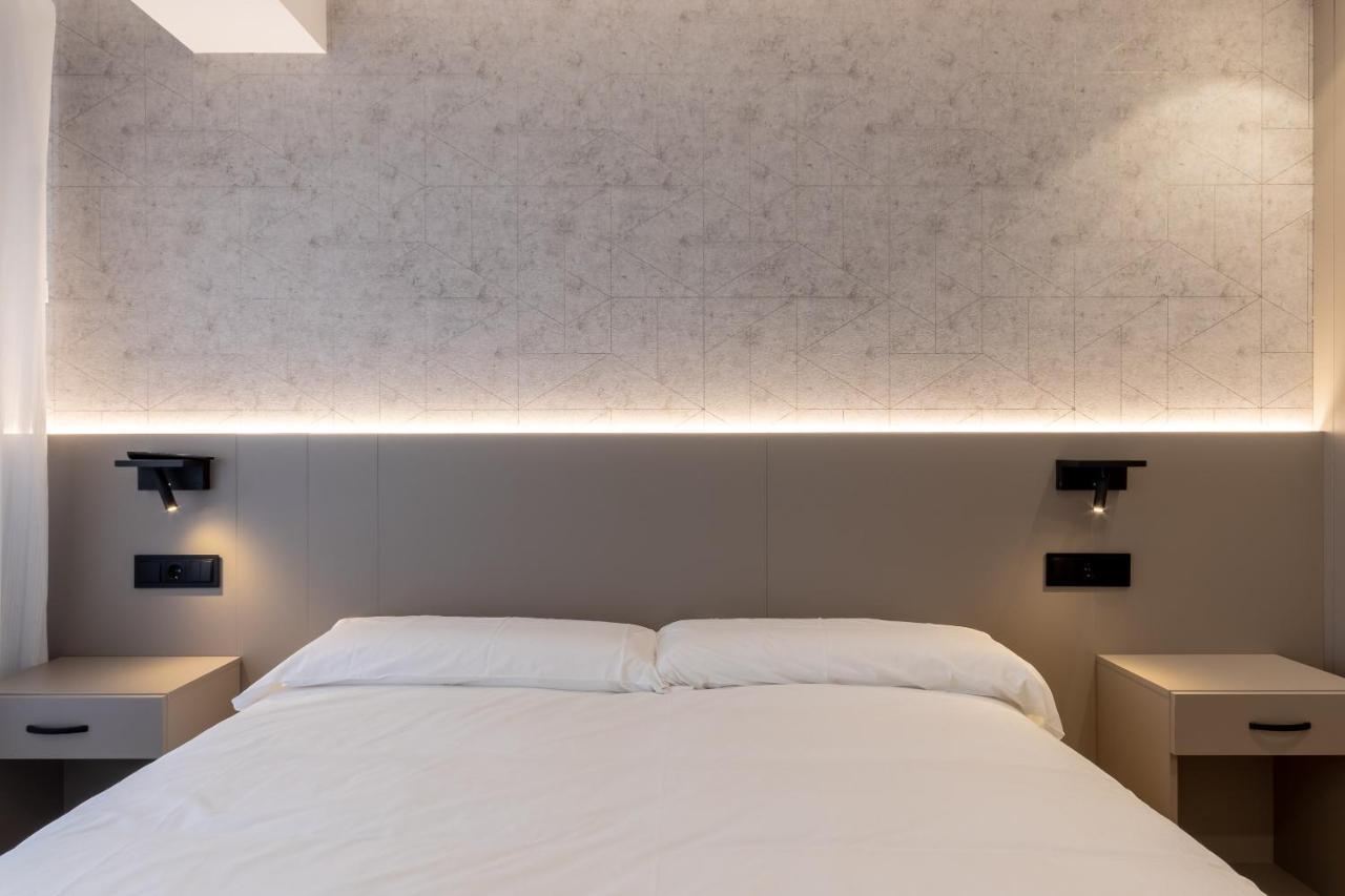 Eightrooms La Rioja Pension โลโกรโญ ภายนอก รูปภาพ