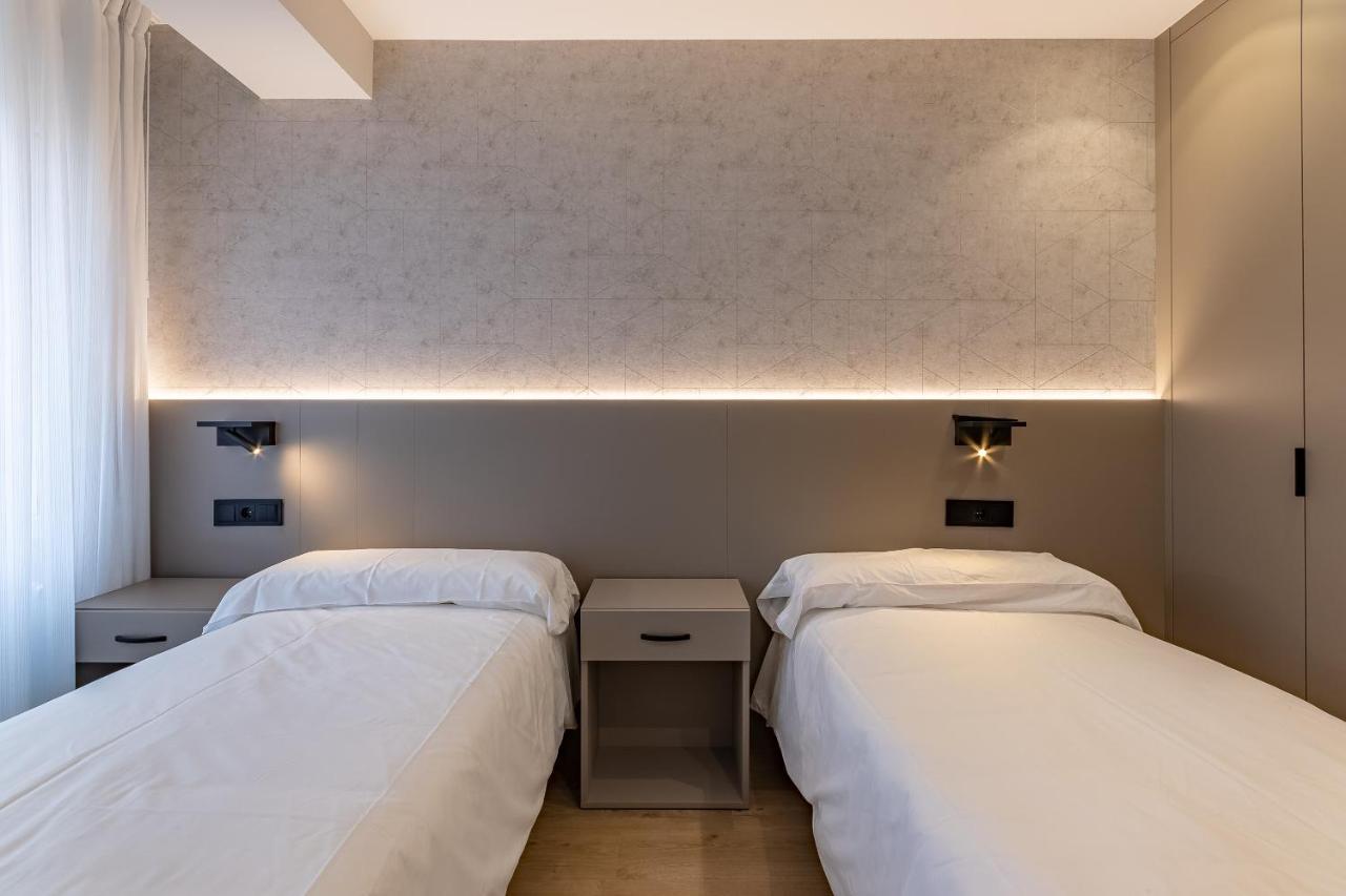 Eightrooms La Rioja Pension โลโกรโญ ภายนอก รูปภาพ