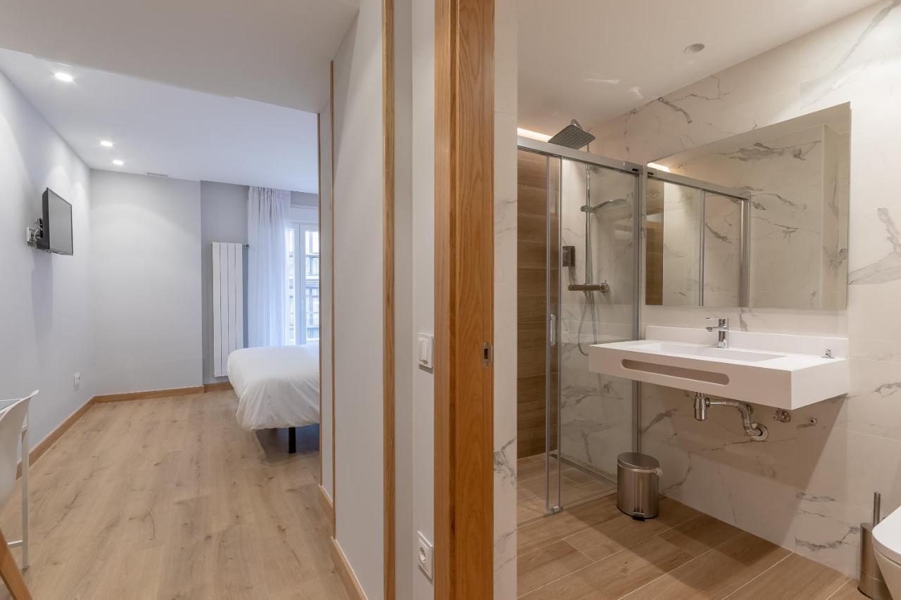 Eightrooms La Rioja Pension โลโกรโญ ภายนอก รูปภาพ
