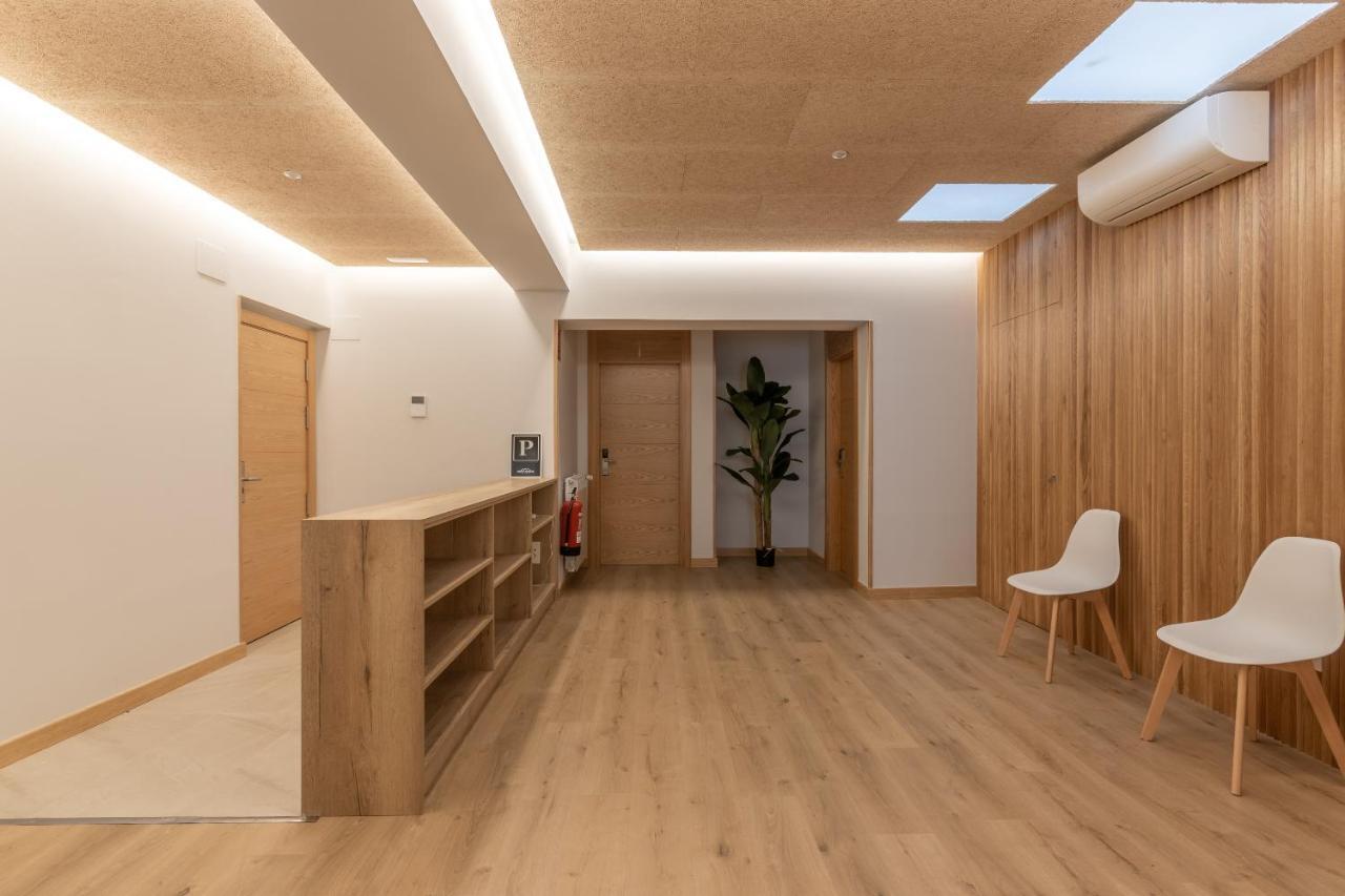 Eightrooms La Rioja Pension โลโกรโญ ภายนอก รูปภาพ