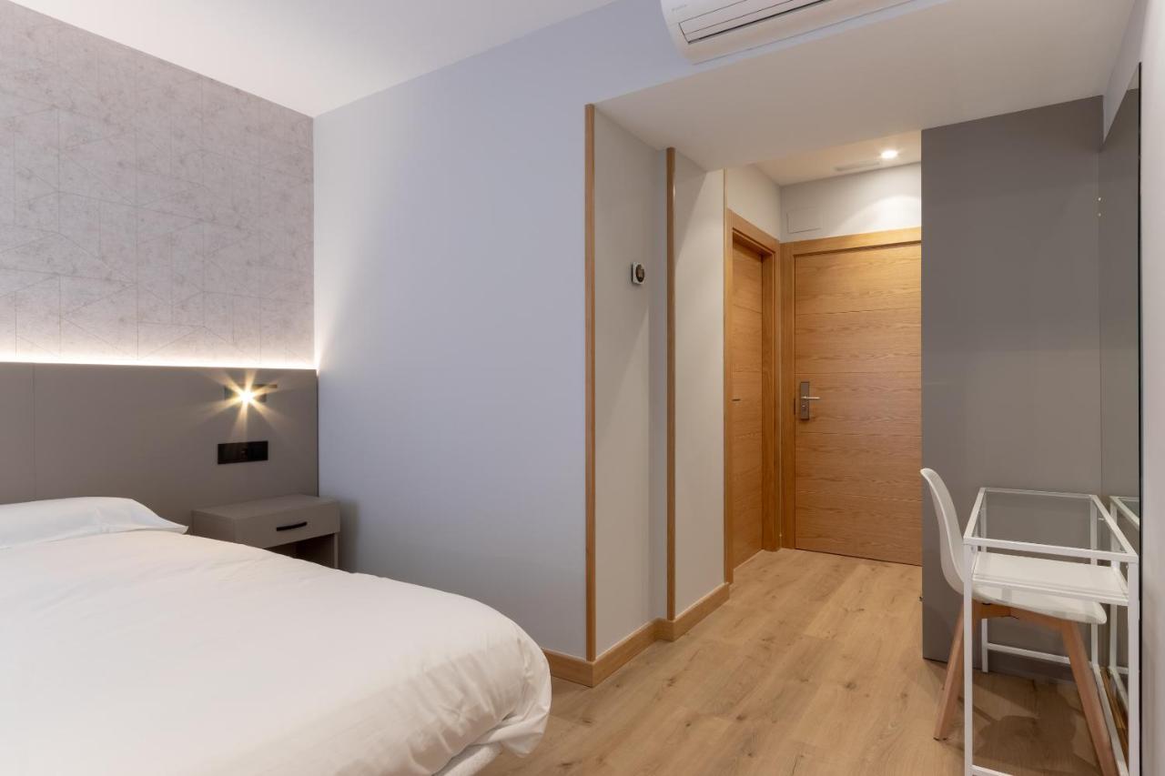 Eightrooms La Rioja Pension โลโกรโญ ภายนอก รูปภาพ
