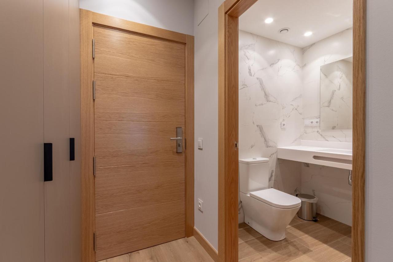 Eightrooms La Rioja Pension โลโกรโญ ภายนอก รูปภาพ