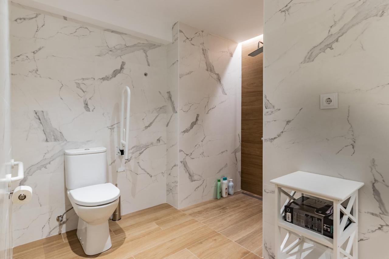 Eightrooms La Rioja Pension โลโกรโญ ภายนอก รูปภาพ